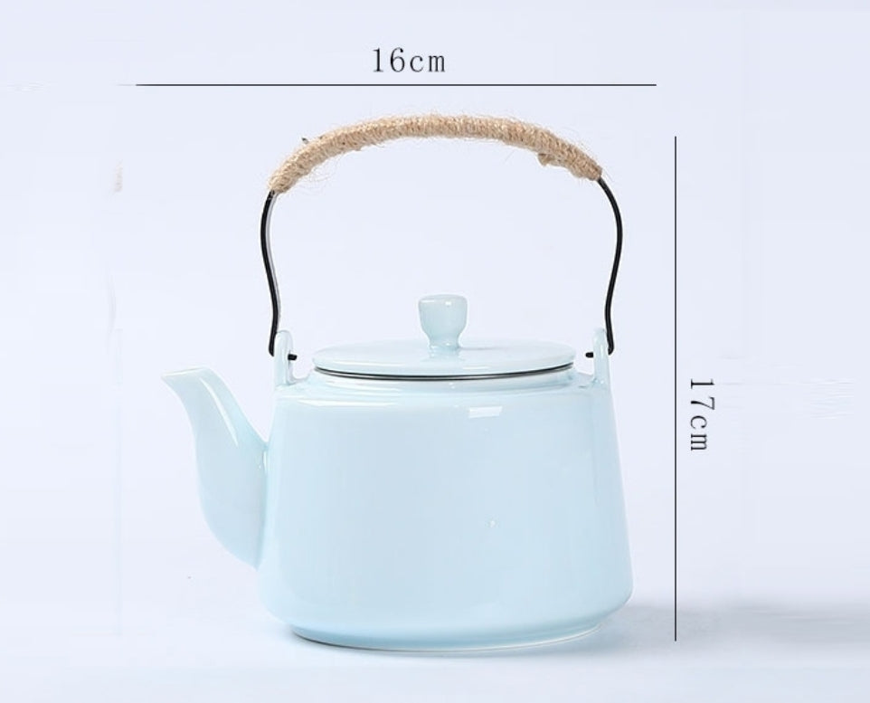 Ceramic tea pot, simple and modern style