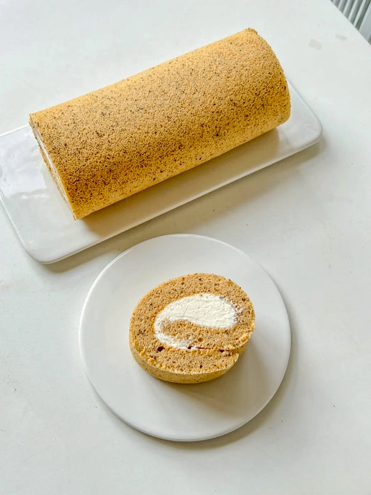 Black tea cake roll